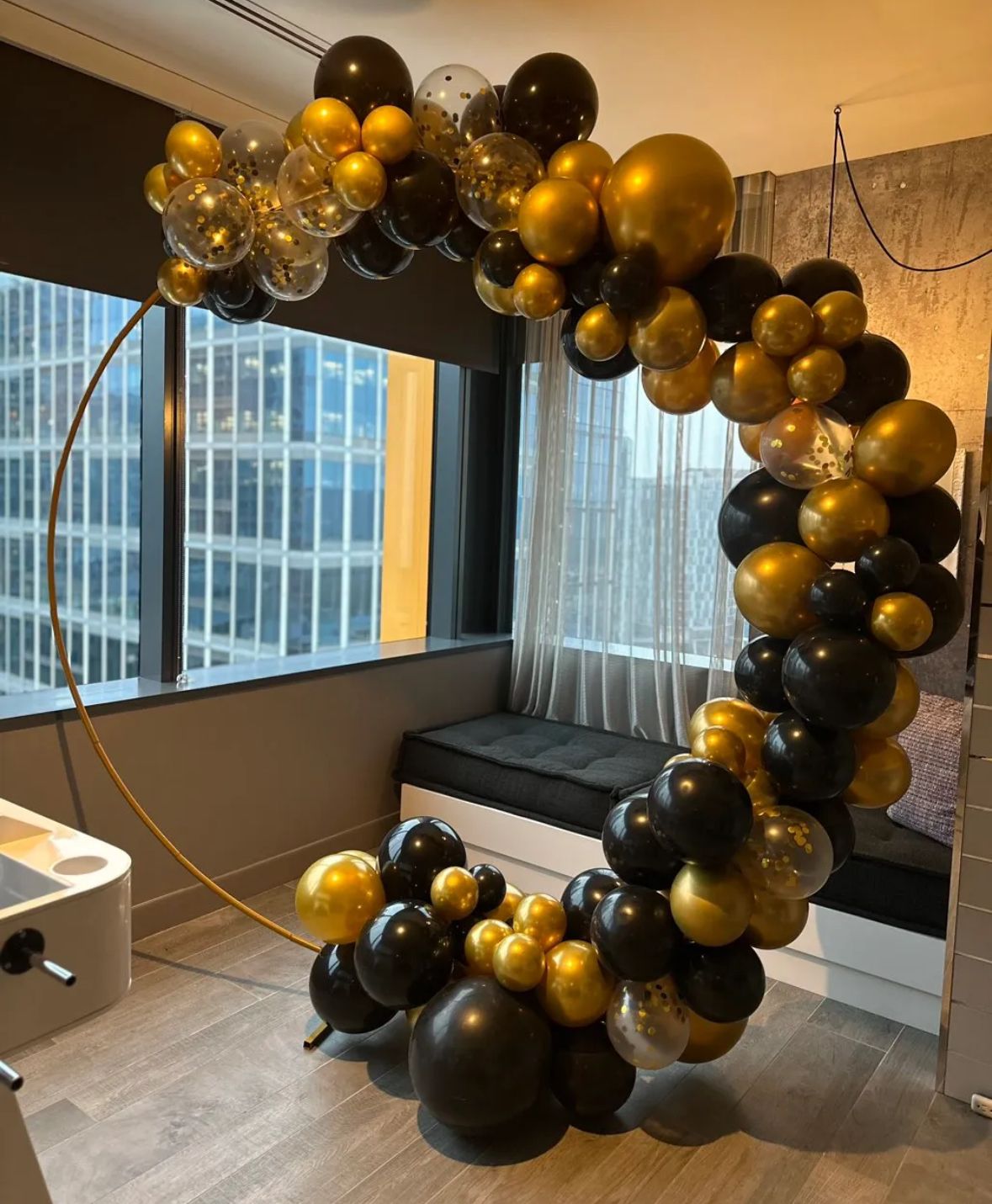 Bluey themed 1st birthday balloon setup